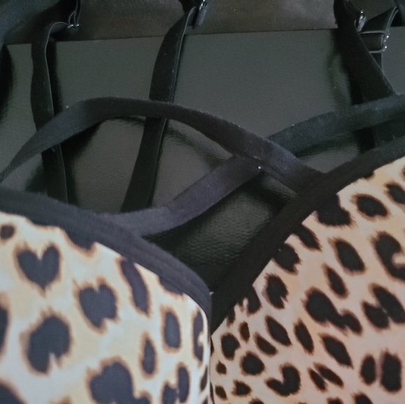 Pink sports bra - Picture 2 of 6